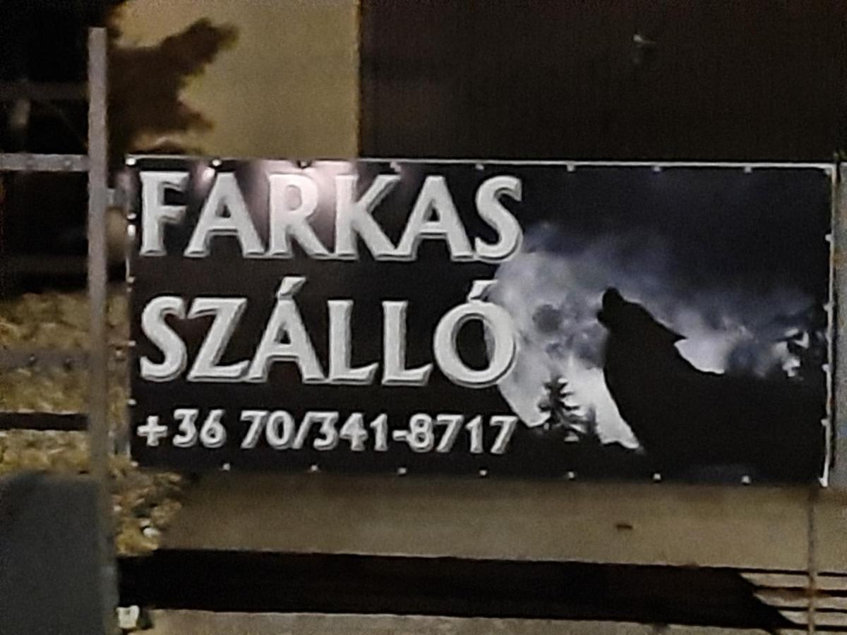 Farkas Szallas Barand Luaran gambar